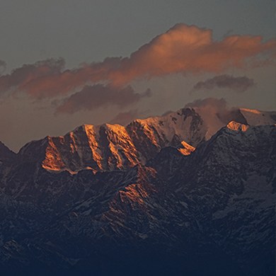 Last light on the snow peaks above Kasar